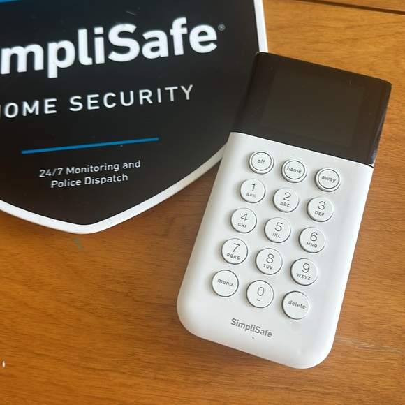 SimpliSafe Safe Keypad - Picture 3 of 3